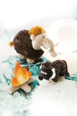 Nici 45313 Säbelzahntiger Rodriguez Stehend Ca 16cm Stone Age Plüsch Kuscheltier -Nici Verkäufe 2026 45324 45309 45314 10 Milieu 1365x2048 6