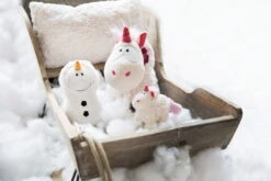 Nici 48163 Einhorn Theodor Im Schneeanzug Ca 22cm Plüsch Kuscheltier GREEN -Nici Verkäufe 2026 48166 10 48163 48162 Milieu vorl 2048x1365 5